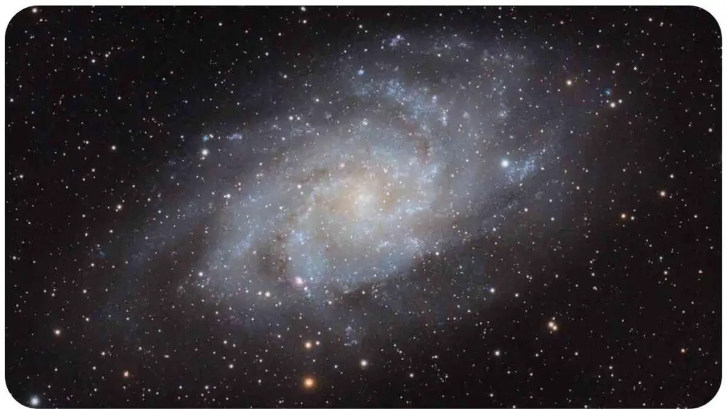 an image of a spiral galaxy in the night sky (no gender, age, or ethnicity information present)